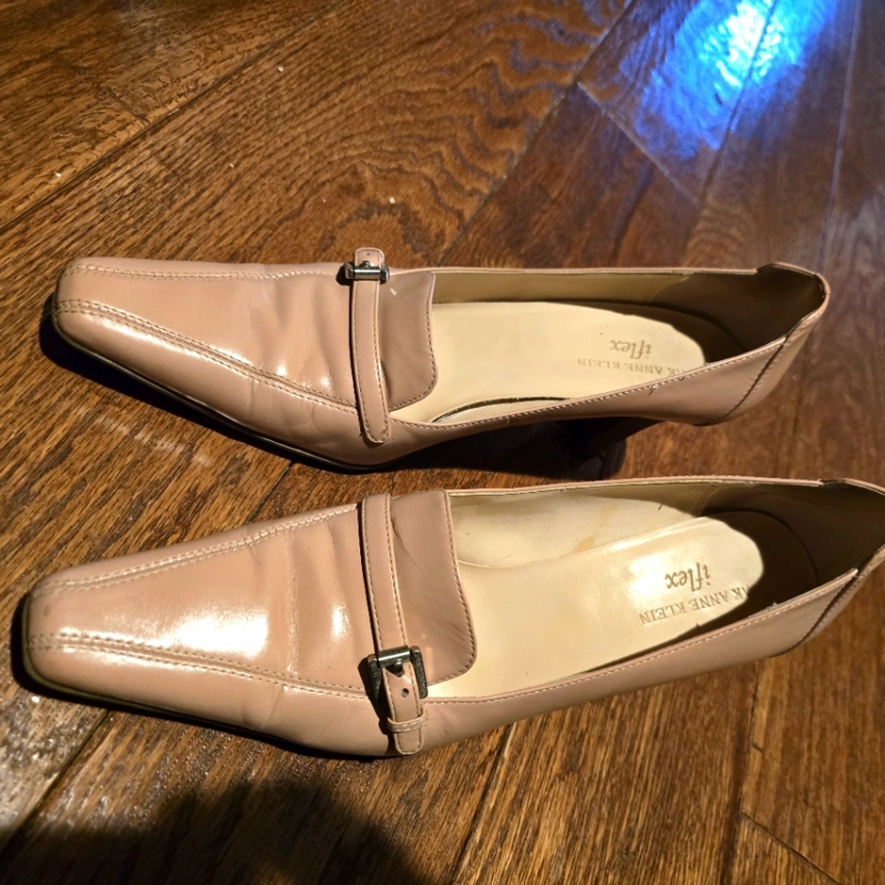 Anne Klein Women's Pale Pink Loafers
